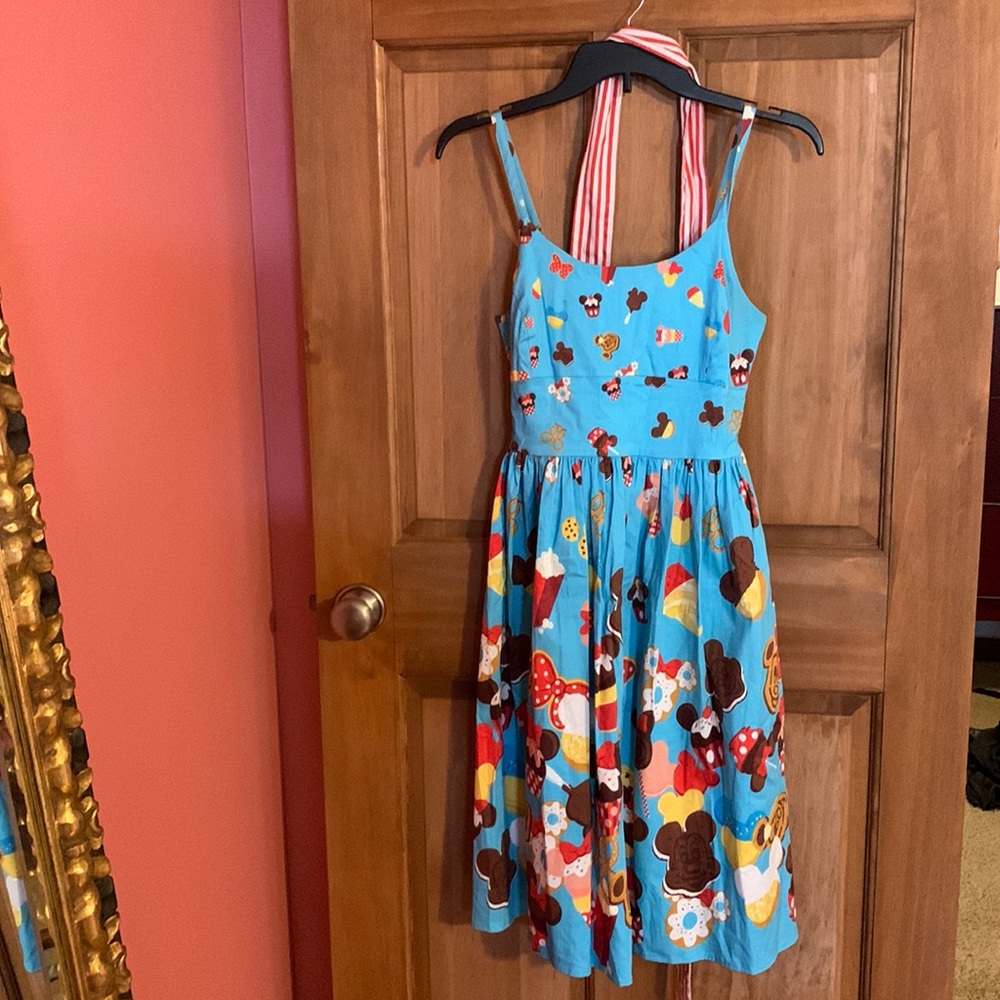 Disney Dress Shop Snacks. GUC - small dot on front (in pics). XS.